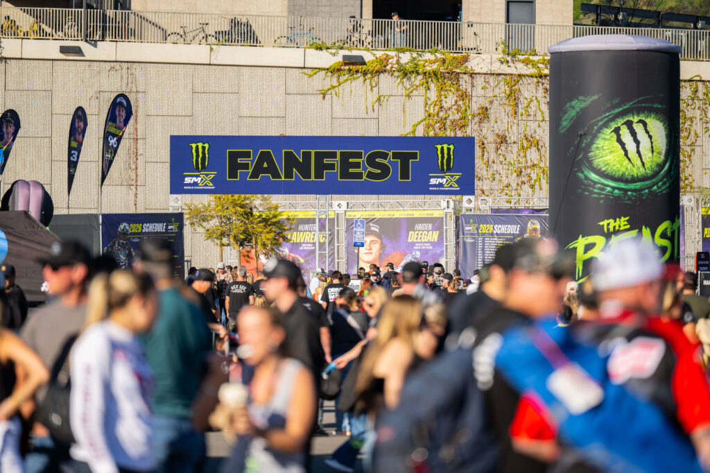 Fans at SMX FanFest